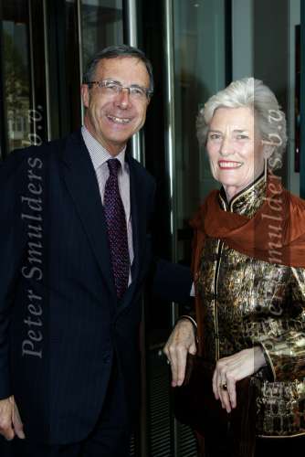 Scheveningen 29 april 2004
65e verjaardag van Pieter v Vollenhoven in het circustheater.
Laurens Jan Brinkhorst met vrouw