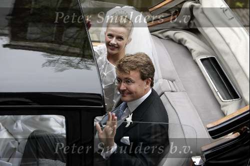 Delft 24 april 2004
Trouwen Prins Friso en Mabel Wisse Smit in stadhuis Delft.
in Rolls Royce