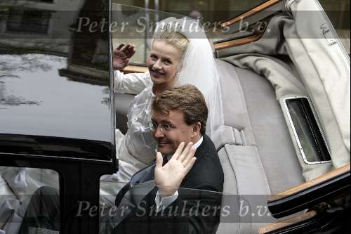 Delft 24 april 2004
Trouwen Prins Friso en Mabel Wisse Smit in stadhuis Delft.
in Rolls Royce