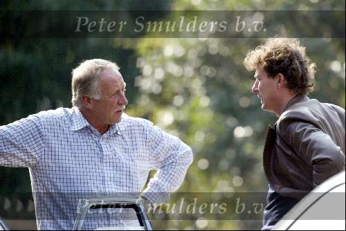 Amsterdam 1 april 2004
Marc Klein Essink in gesprek met looptrainer Wim Verhoorn.