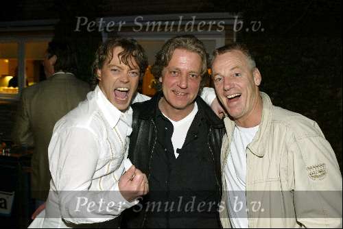 Blaricum 15 april 2004
Rene Froger geeft concert in zijn eigen huis.
Tommie Peters en Marcel Schimscheimer