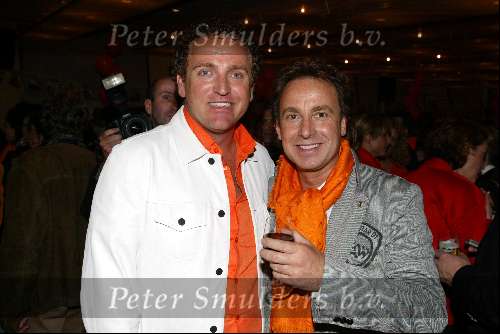 Amsterdam 19 april 2004
Premiere in Oranje in Amsterdam Arena.
Gordon en Marco Borsato