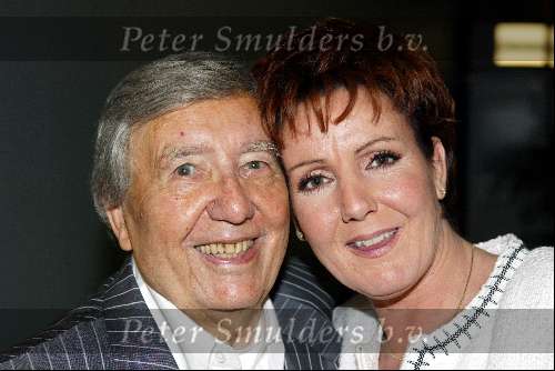 Amsterdam 10 april 2004
Presentatie boek John ny Hoes in Heineken Music Hal.
Johnny Hoes en Marianne Weber