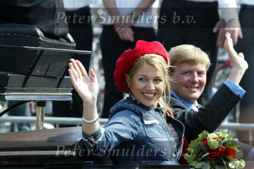 Groningen 30 april 2004
Koninginnedag 2004 in Warffum (Groningen)
Prinses Maxima  met Prins Willem Alexander