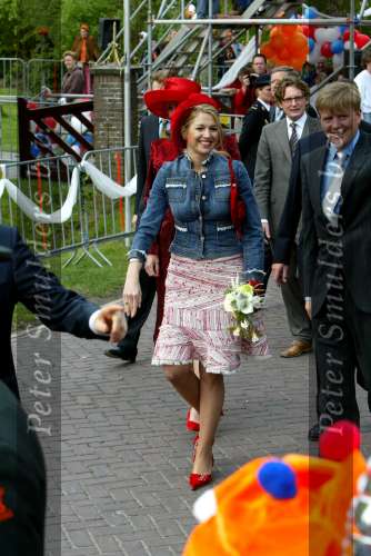 Groningen 30 april 2004
Koninginnedag 2004 in Warffum (Groningen)
Prinses Maxima met Prins Willem Alexander