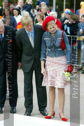 Groningen 30 april 2004
Koninginnedag 2004 in Warffum (Groningen)
Prins Willem Alexander en  Maxima