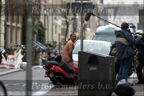 Opnames van naakte man in amsterdam