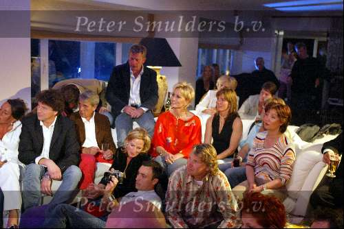 Blaricum 15 april 2004
Rene Froger geeft concert in zijn eigen huis.
Natasja Froger