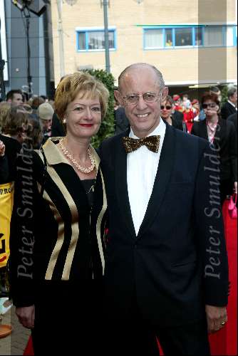Scheveningen 4 april 2004
Premiere Lion King in Kurhaus.
Paul Nouwen met vrouw