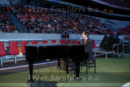 Amsterdam 19 april 2004
Premiere in Oranje in de Amsterdam Arena.
Paul de Munnik