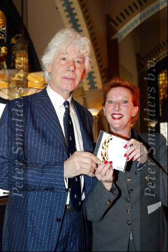 Amsterdam 19 april 2004
Presentatie cd voor Unicef in Hotel Americain.
Paul v Vliet met Loes Luca