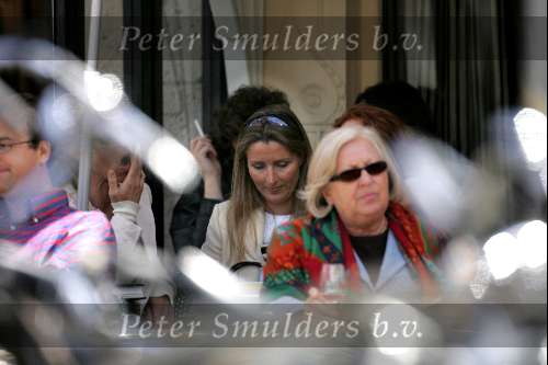 Amsterdam 23 april 2004
Paulette Schroder op terras bij Joffers