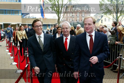 Scheveningen 29 april 2004
65e verjaardag van Pieter v Vollenhoven in het circustheater.
Prins Carlos Prins Jaime  met hun vader Hugo Parma Bourbon