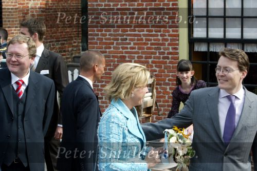 Groningen 30 april 2004
Koninginnedag 2004 in Warffum (Groningen)
Prinses  Laurentien en Prins Constantijn