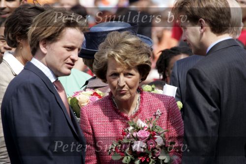 Warffum 30 april 2004
Koninginnedag 2004 in Warffum (Groningen)
Prins Pieter Christiaan met zijn moeder prinses Margriet