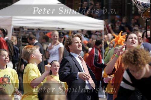 Warffum 30 april 2004
Koninginnedag 2004 in Warffum (Groningen)
Prins Pieter Christiaan basketballen