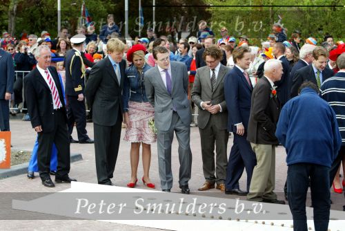 Groningen 30 april 2004
Koninginnedag 2004 in Warffum (Groningen)
Prins Constantijn Prins Willem Alexander Maxima en Prins Bernhard jr
Peter Smulders bv