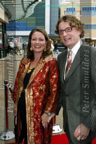 Scheveningen 29 april 2004
65e verjaardag van Pieter v Vollenhoven in het circustheater.
Prins Bernhard jr met zijn zwangere vrouw  Prinses Annette