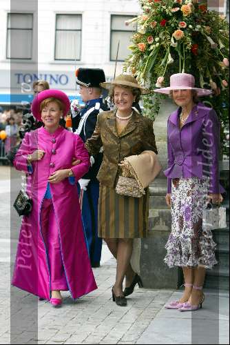 Delft 24 april 2004
Trouwen Prins Friso en Mabel Wisse Smit in stadhuis Delft.
Prinses Christina met Prinses Marriet en Prinses Irene