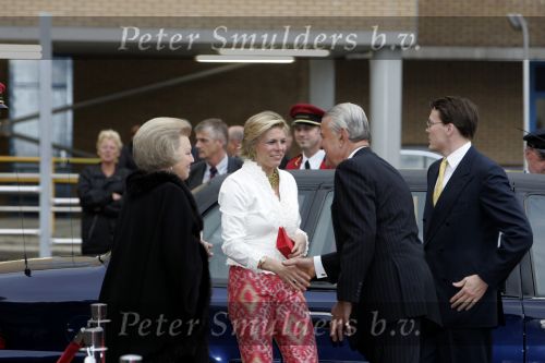 Scheveningen 29 april 2004
65e verjaardag van Pieter v Vollenhoven in het circustheater.
Koningin Beatrix  Prinses Laurentien Prins Constantijn en Hr Rost Onnes