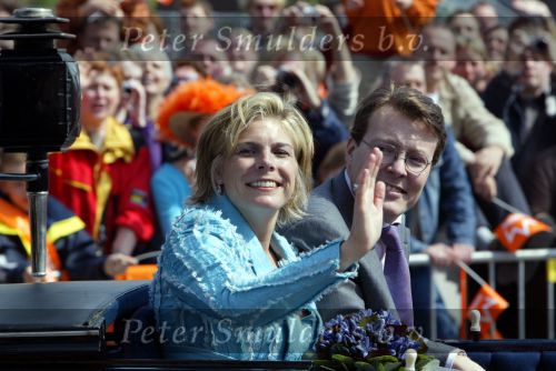 Groningen 30 april 2004
Koninginnedag 2004 in Warffum (Groningen)
Prinses Laurentien met Prins Constantijn in  koets