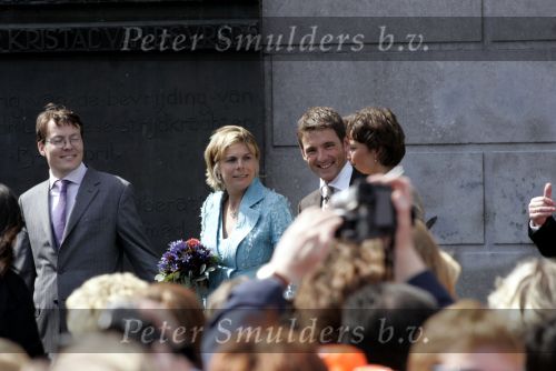Warffum 30 april 2004
Koninginnedag 2004 in Warffum (Groningen)
Prins Maurits Prinses Laurentien en Prins Constantijn