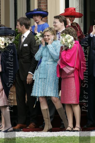 Groningen 30 april 2004
Koninginnedag 2004 in Warffum (Groningen)
Prinses Margriet en Prinses Laurentien