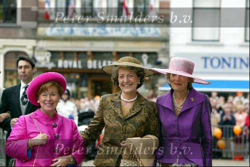 Delft 24 april 2004
Trouwen Prins Friso en Mabel Wisse Smit in stadhuis Delft.
Prinses Christina met Prinses Marriet en Prinses Irene