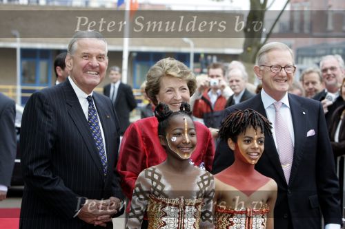 Scheveningen 29 april 2004
65e verjaardag van Pieter v Vollenhoven in het circustheater.
Pieter v Vollenhoven met Prinses Margriet en hr Rost Onnes