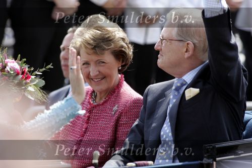 Groningen 30 april 2004
Koninginnedag 2004 in Warffum (Groningen)
Prinses Margriet en Pieter v Vollenhoven in koets