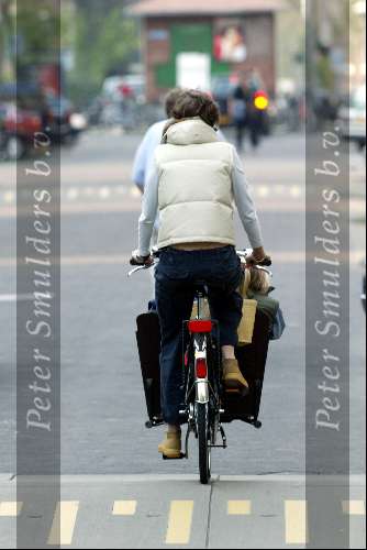 Amsterdam 16 april 2004
Prinses Marilene met Anna en Lucas in bakfiets
