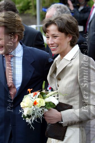 Groningen 30 april 2004
Koninginnedag 2004 in Warffum (Groningen)
Prinses Marilene en Prins Pieter Christiaan