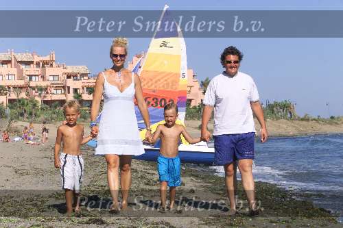 Marbella 27 juli 2001
Rene en Natasja Froger met hun zoons.