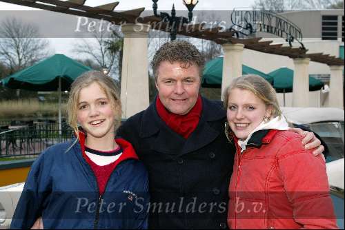 Dronten 7 april 2004
Sixflags . Rene Mioch met dochters