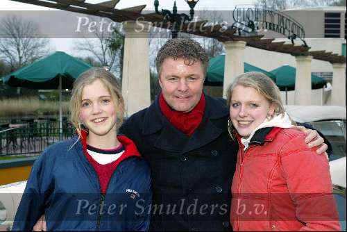 Dronten 7 april 2004
Sixflags . Rene Mioch met dochters