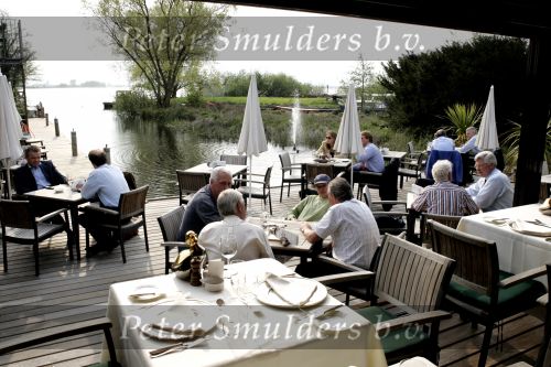 Vinkeveen 27 april 2004
Terras van Hotel de Residence in Vinkveen