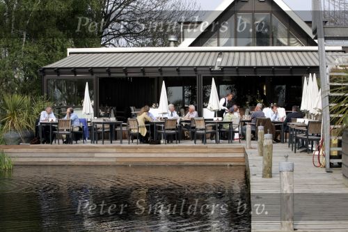 Vinkeveen 27 april 2004
Terras van Hotel de Residence in Vinkveen