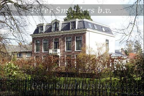 Muiderberg 5 april 2004
Huis Richard Krajicek aan de Brink waar een schietpartij is geweest.