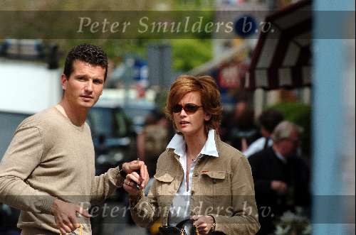 Amsterdam 22 april 2004
Richard Krajicek met Emma en Daphne Deckers op de pc hooftstraat. Deze dag zijn ze 10 jaar bij elkaar