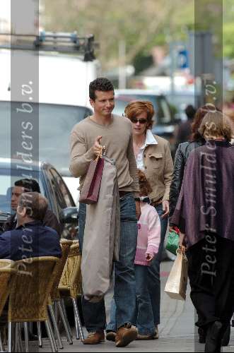 Amsterdam 22 april 2004
Richard Krajicek met Emma en Daphne Deckers op de pc hooftstraat. Deze dag zijn ze 10 jaar bij elkaar