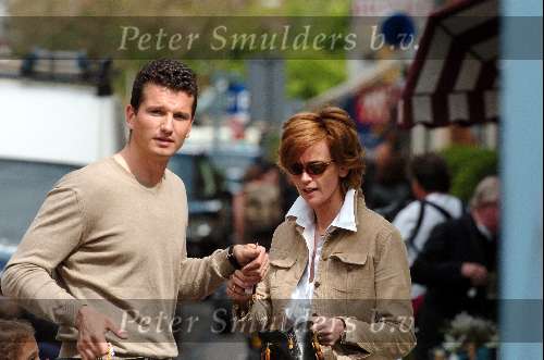 Amsterdam 22 april 2004
Richard Krajicek met Emma en Daphne Deckers op de pc hooftstraat. Deze dag zijn ze 10 jaar bij elkaar