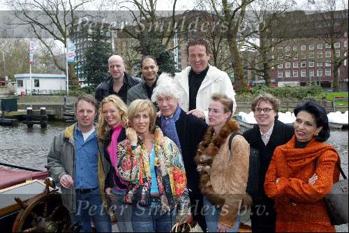 Amsterdam 19 april 2004
Presentatie cd voor Unicef in Hotel Americain.
Joke Bruijs Bob Fosko  Paul v Vliet Gordon Laura Fygi Frans v Deursen Ricky Koole