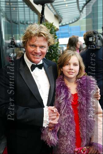 Scheveningen 4 april 2004
Premiere Lion King in Kurhaus.
Rob Bolland met dochter