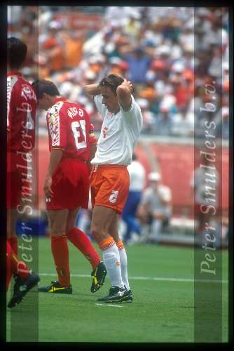 Rob witsche spelend voor het ned. elftal in USA 1994 wereldkampioenschap