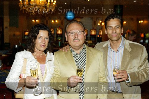 Scheveningen 27 april 2004
Lunch in het holland casino in scheveningen .
Hr Maas met vrouw en Robert Schoemacher