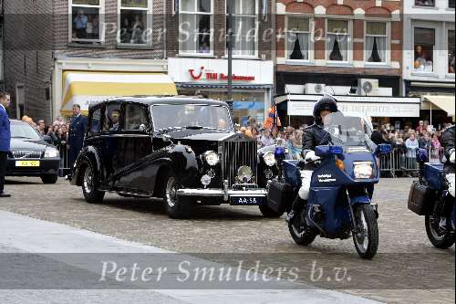 Delft 24 april 2004
Trouwen Prins Friso en Mabel Wisse Smit in stadhuis Delft.
Rolls Royce