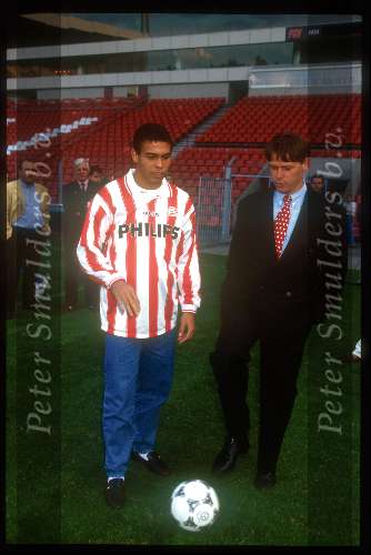 Ronaldo zijn eerste dag bij PSV met Frank Arnesen