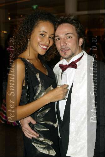 Scheveningen 4 april 2004
Premiere Lion King in Kurhaus.
Spiros met een vriendin