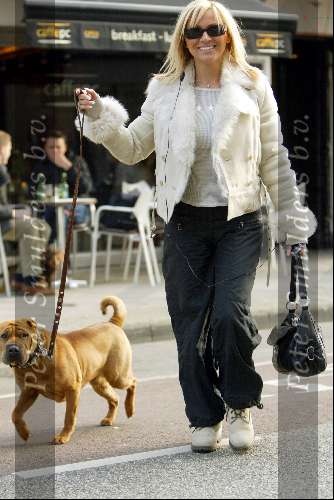 Amsterdam 9 april 2004
Tatjana met hond obissa op PC hooftstraat