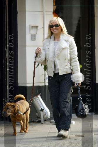 Amsterdam 9 april 2004
Tatjana met hond obissa op PC hooftstraat